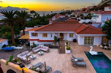 Vacation Rental for 32 Guests in Arona, South Tenerife, Picture 1