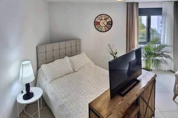 Appartement entier, Studio ultra confort lumineux proche centre Bâle in Saint-Louis, Région de Mulhouse