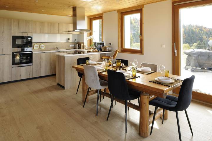Gîte pour 8 personnes, avec Terrasse ainsi que Jardin et Vue