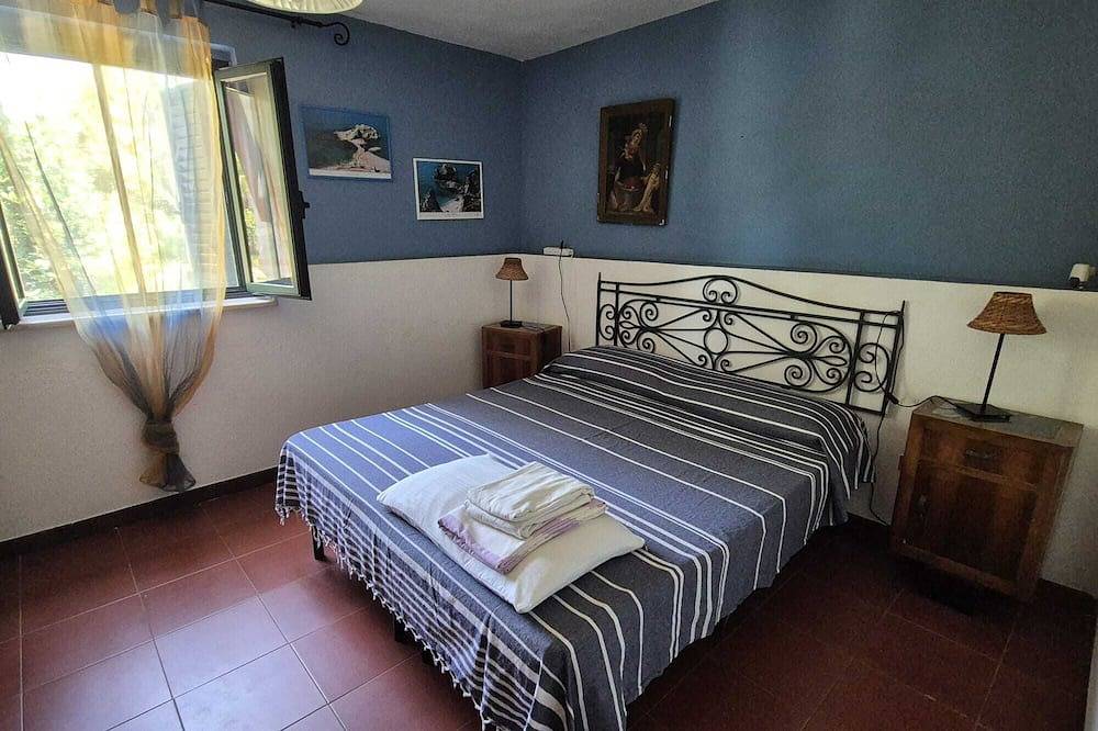 Wonderful villa surrounded by lush greenery peacefully located beach close in Faro Capo Vaticano, Ricadi (comune)