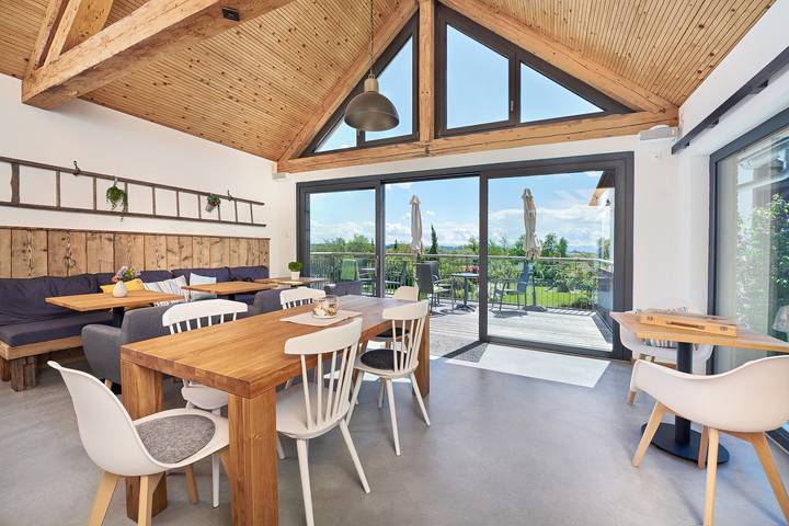 Ferienwohnung für 3 Personen, mit Balkon/Terrasse und Balkon sowie Terrasse und Garten am Bodensee - 2