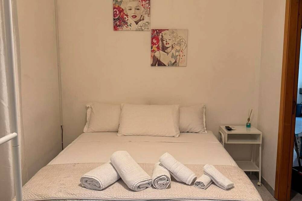 Bed and Breakfast 'Baby Park - Uno' con Giardino in Comune, Wi-Fi e Aria Condizionata in Conversano, Provincia di Bari