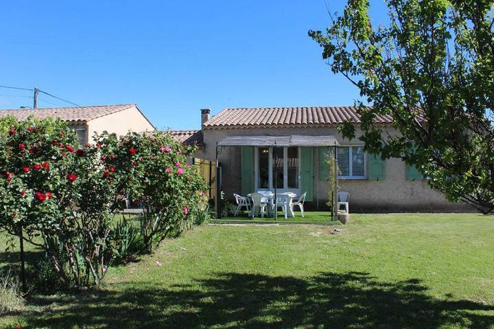Gîte pour 5 personnes, avec Terrasse ainsi que Jardin et Vue
