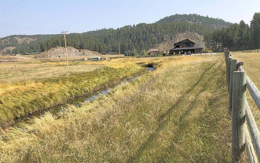 Log Cabin for 10 Guests in Mount Rushmore, Pennington County