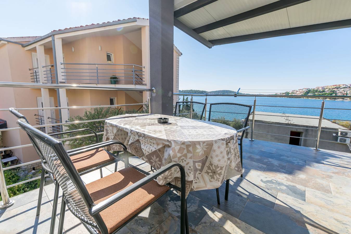 Ganze Wohnung, Apartments Osti in Razanj, Šibenik-Knin