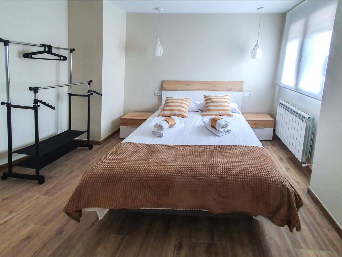 Apartamento entero, Three-Bedroom Apartment in El Burgo de Osma, Provincia de Soria