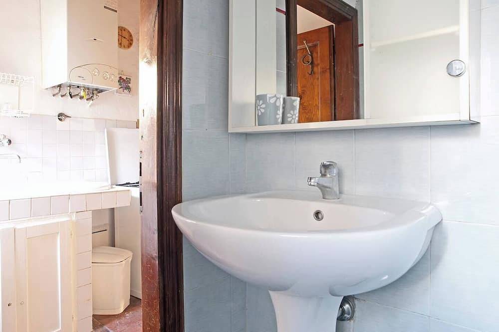 Typical apartment with terrace in the main square of Greve in Chianti in Greve In Chianti, Chianti