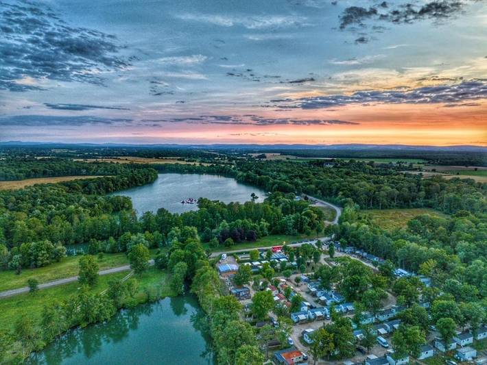 Camping pour 4 personnes, avec Terrasse et Jardin