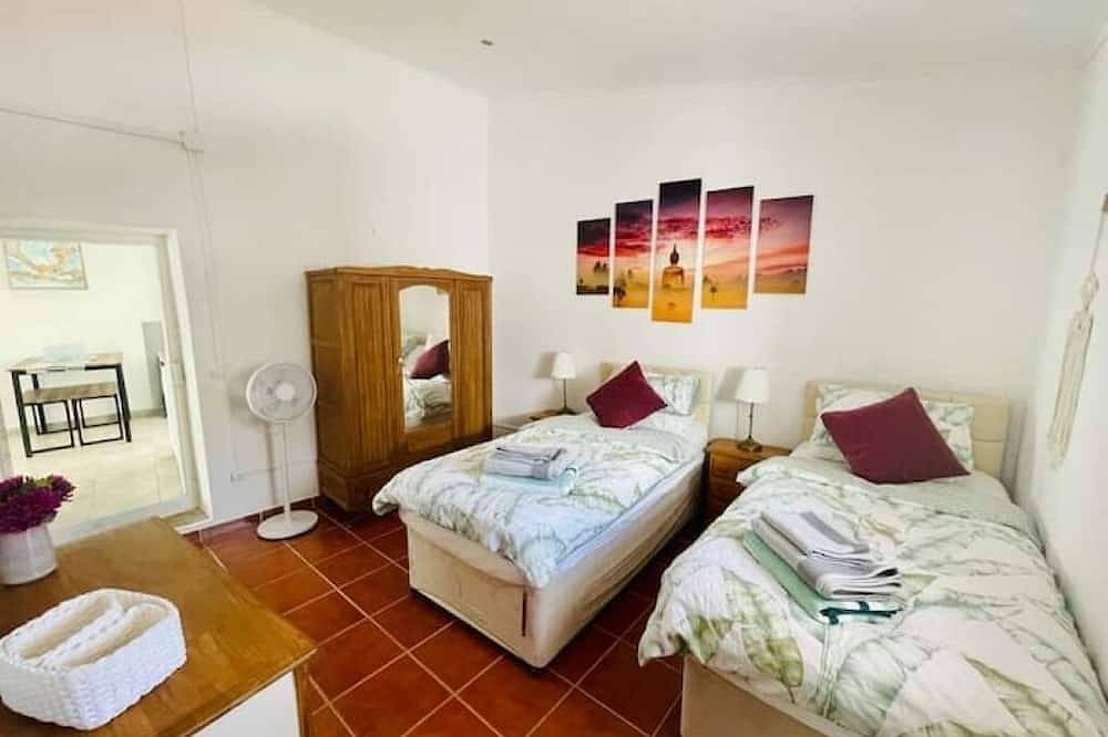Charming 2-Bedroom Cabana with Shared Pool – The Bakehouse in São Brás de Alportel, District de Faro