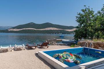 Villa for 10 People in Peljesac, Croatian Adriatic, Photo 2