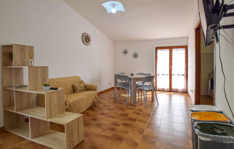 Ganze Ferienwohnung, Apartment mit Meerblick, Parkplatz und WLAN, 900 m vom Strand entfernt in Casal Velino, Cilento Coast