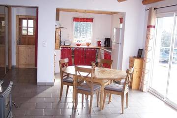 Gîte pour 6 personnes, avec terrasse et jardin dans Station Des Estables