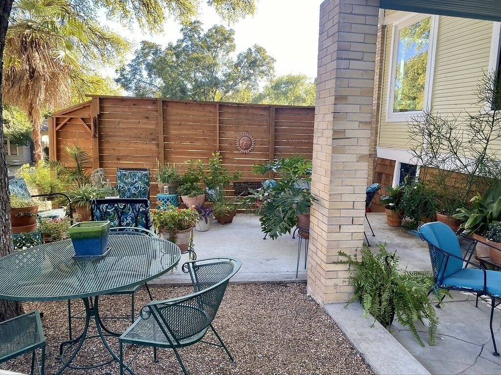 Cozy Cool Apartment on 6th Street!\nwalk To Acl Fest! in Austin, Travis County