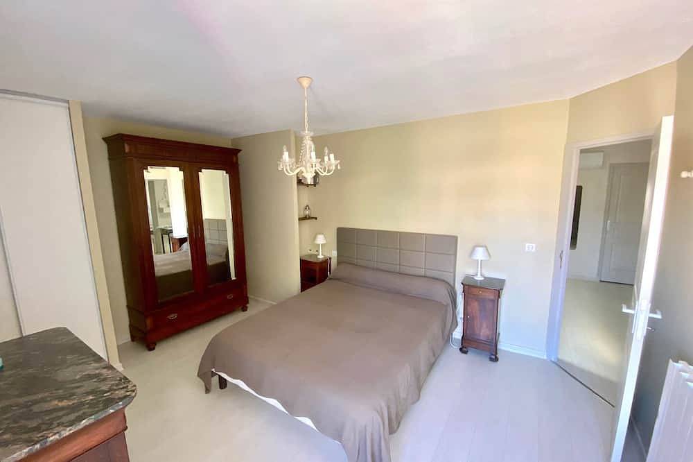 Ruhiges Haus mit privatem Pool und Nebengebäude Whirlpool für bis zu 10 Personen in Caux, Mittelmeerküste (Frankreich)