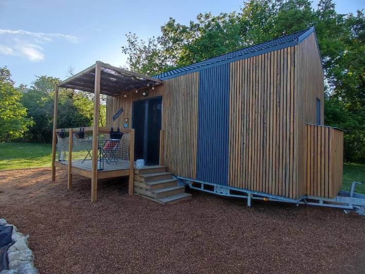 Camping pour 2 personnes, avec Terrasse et Jardin ainsi que Piscine et Vue