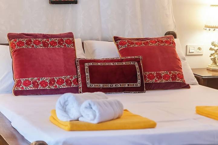 Private quiet villa with a short walk to beaches, restaurants, bars and shops. in Puerto del Carmen, Tías