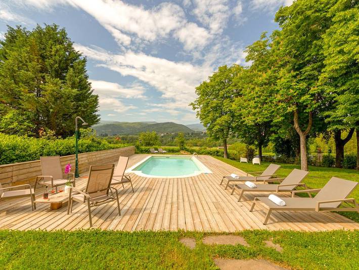 Ferienhaus für 20 Personen, mit Pool und Ausblick sowie Terrasse und Garten, kinderfreundlich - 1