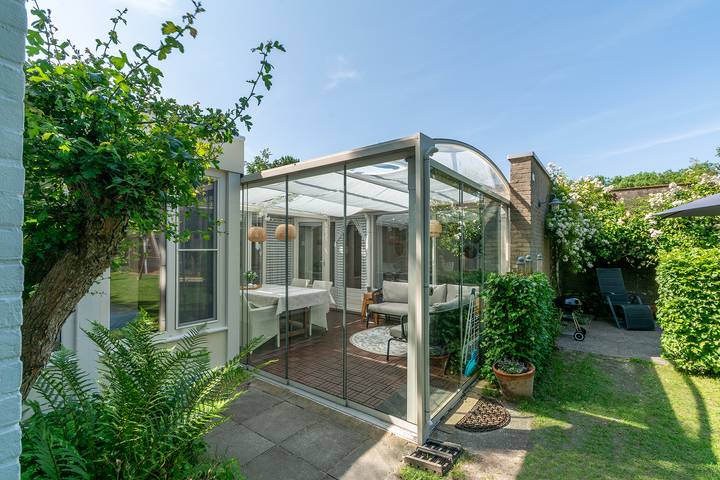 Ferienhaus für 7 Personen, mit Balkon/Terrasse und Terrasse sowie Garten in Sint Maartenszee