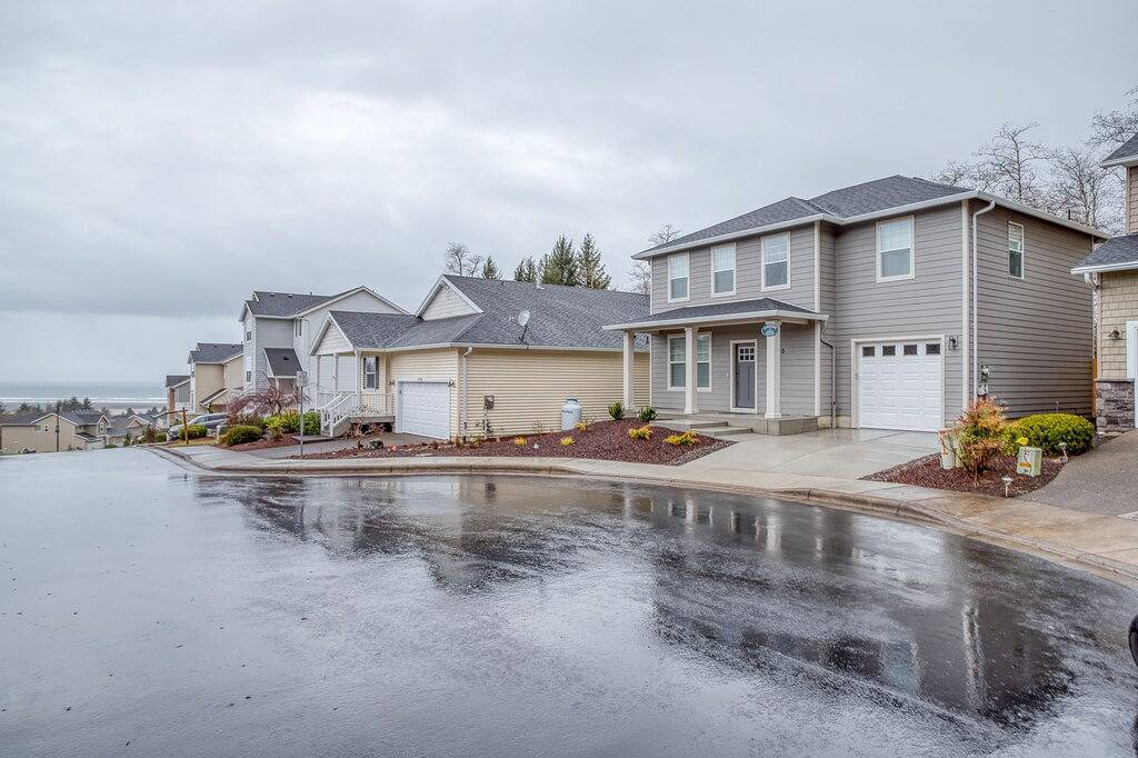 Modernes Netarts Neues Gebäude mit 3 Schlafzimmern und vollständig eingezäuntem Hof, tierfreundlich! in Netarts, Tillamook County