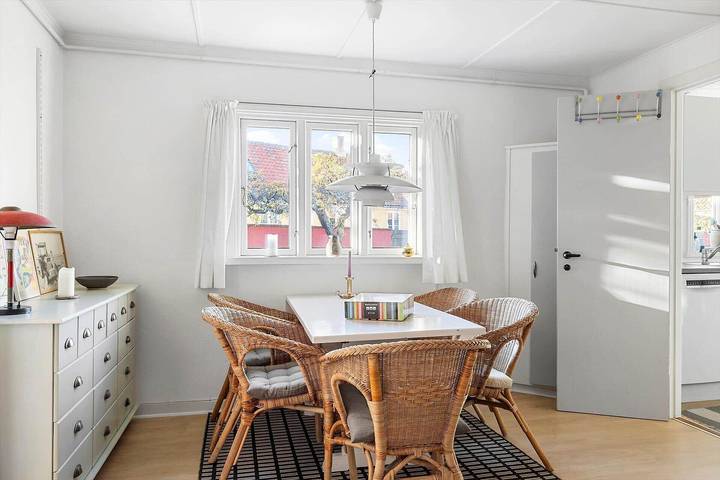 Ferienhaus für 2 Personen, mit Terrasse und Garten in Svaneke - 4