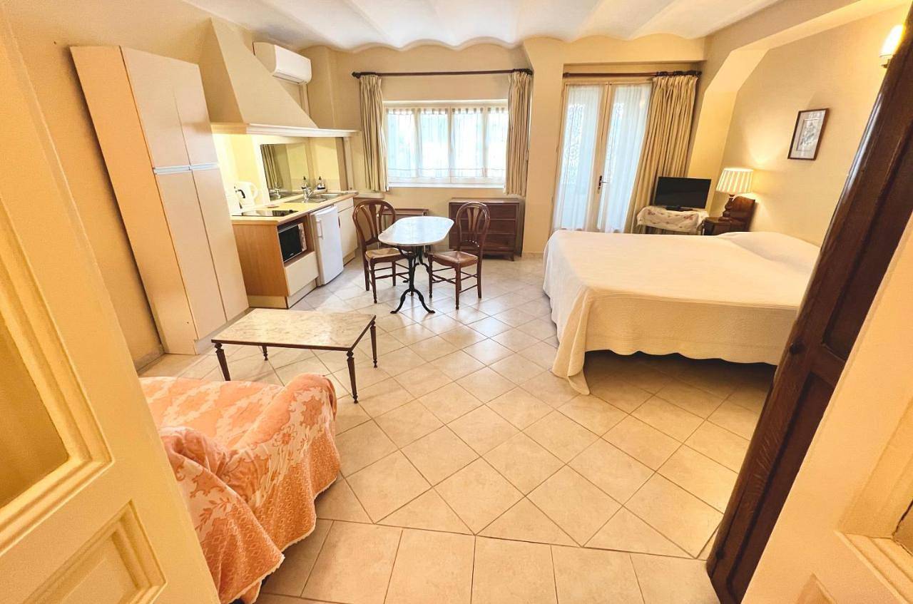 Superior One-Bedroom Apartment with Terrace in Niza, Costa mediterránea (Francia)