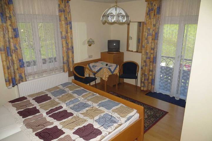 Ganze Wohnung, Ferienwohnung Ewige Wand 1 - Ferienwohnungen  Haus Elisabeth in Bad Goisern, Dachstein Salzkammergut