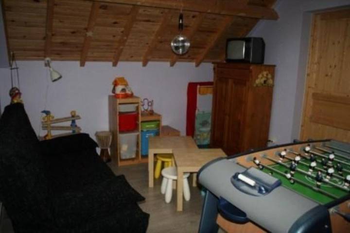 Schöne Gruppenunterkunft für 8 bis 12 Personen mit Holzofen in den Ardennen in Paliseul, Neufchâteau und Umgebung