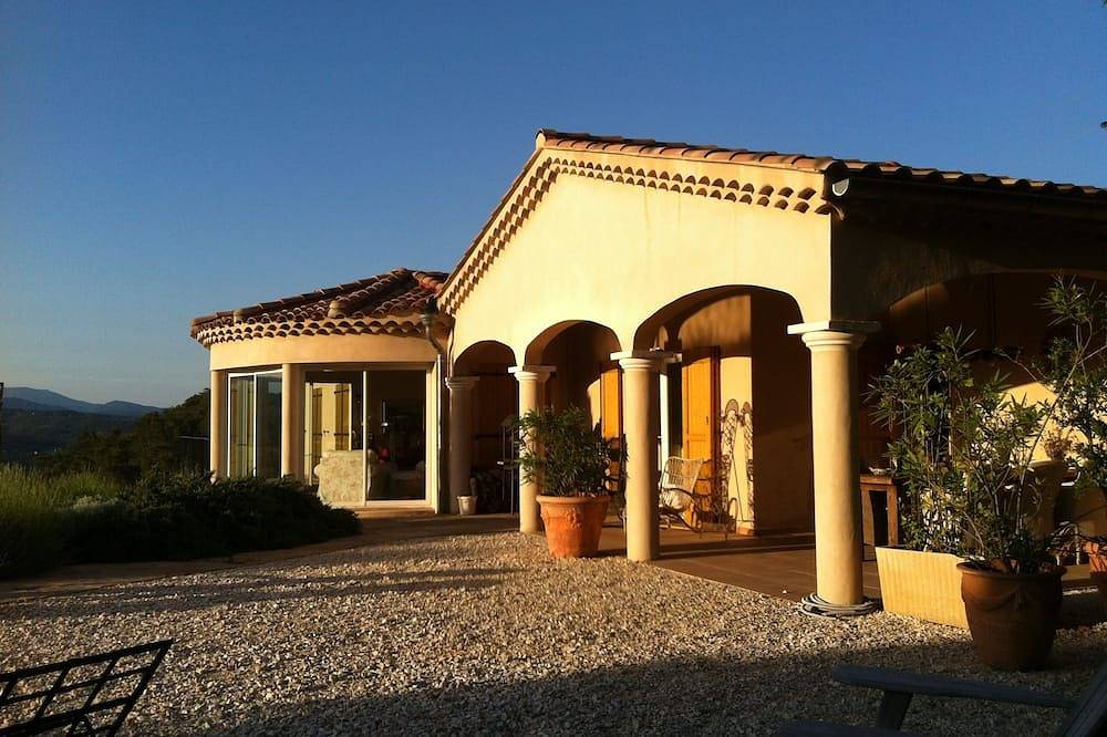 Luxurious supervilla with pool and fantastic views in Les Vans, Parc naturel régional des Monts d'Ardèche