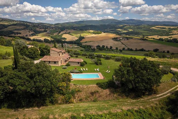 Herrliche mittelalterliche Villa mit Blick auf Todi in Todi, Perugia Provinz