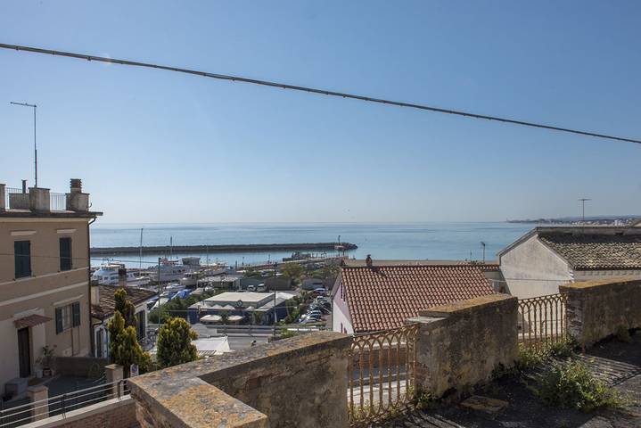 Holiday apartment for 6 people, with balcony/terrace - 1