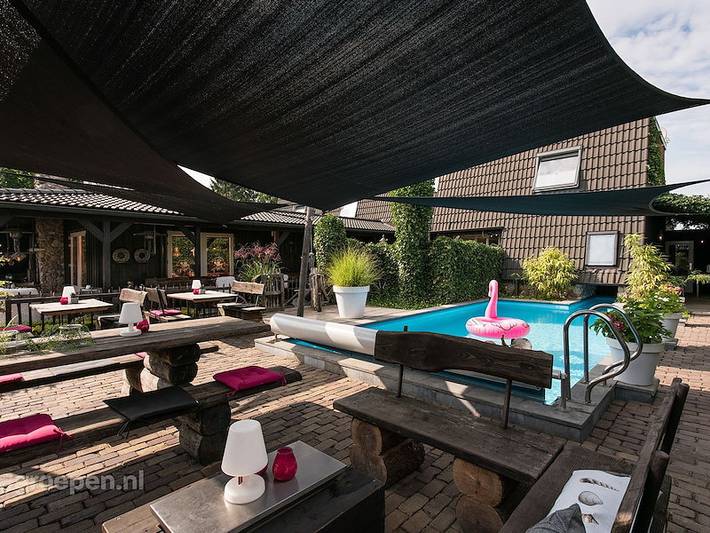 Ferienhaus für 30 Personen, mit Balkon/Terrasse und Sauna sowie Pool und Terrasse