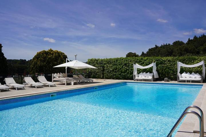 Location de vacances pour 2 personnes, avec jardin ainsi que piscine et vue, adapté aux familles à Selva di Fasano