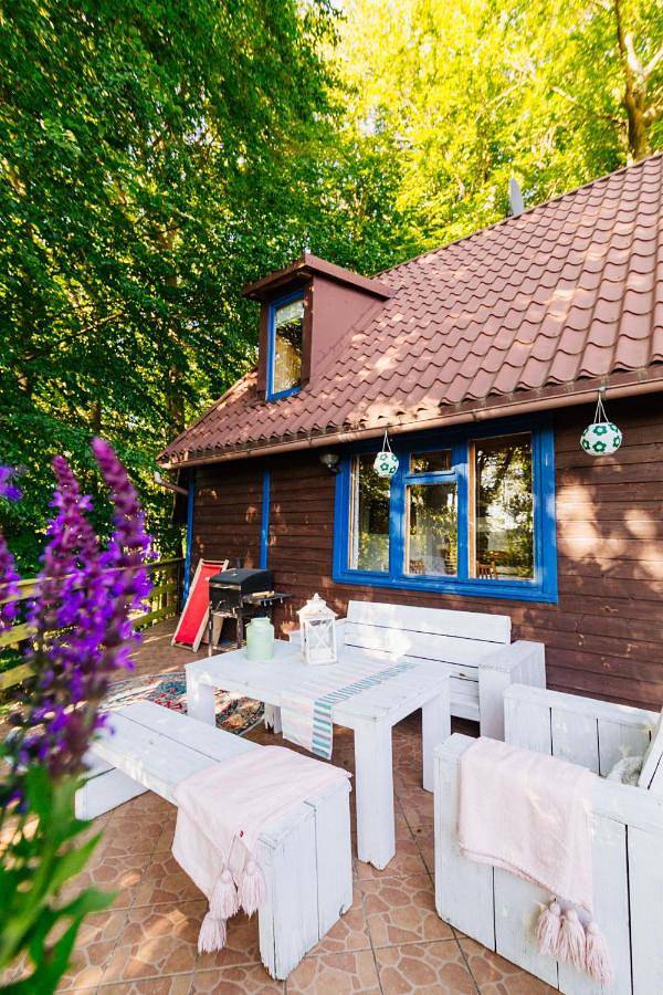 Gîte pour 6 personnes, avec Balcon et Terrasse ainsi que Jardin et Vue sur le lac dans Stężyca
