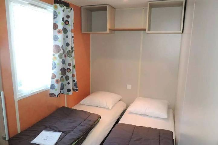 Mobil home pour 4 personnes, avec terrasse et piscine à Illiers-Combray - 3