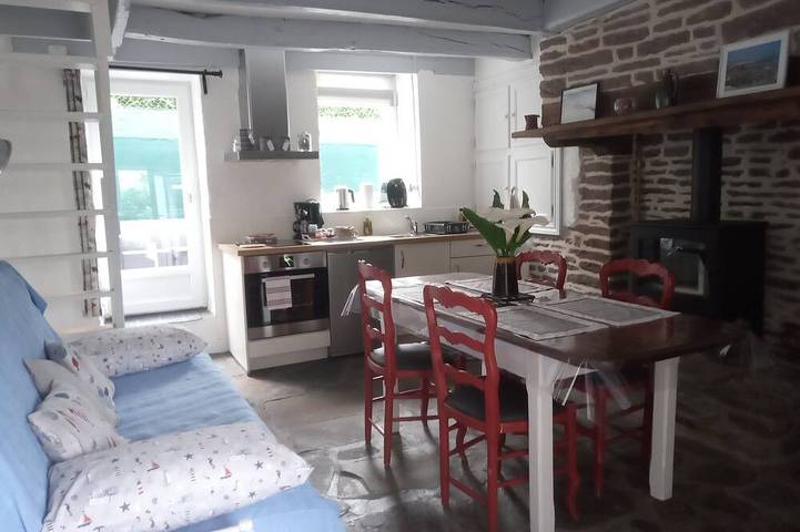 Gîte pour 5 personnes, avec terrasse à Saint-Jean-des-Champs