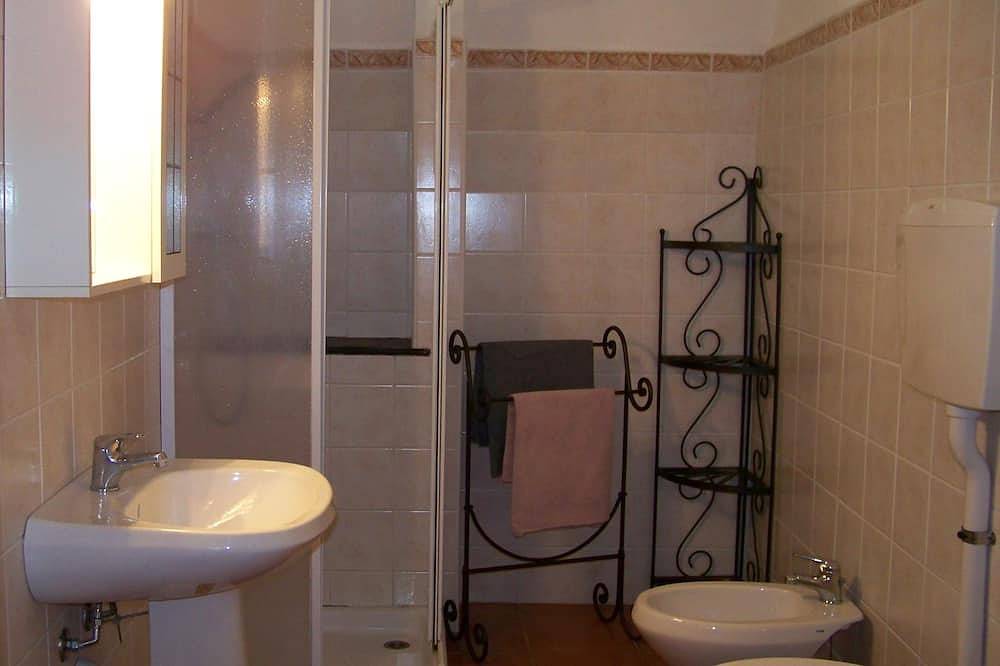 Ganze Wohnung, Elegante Wohnung, Traumgarten, Strandnähe. in Dolcedo, Dolcedo Gemeinde