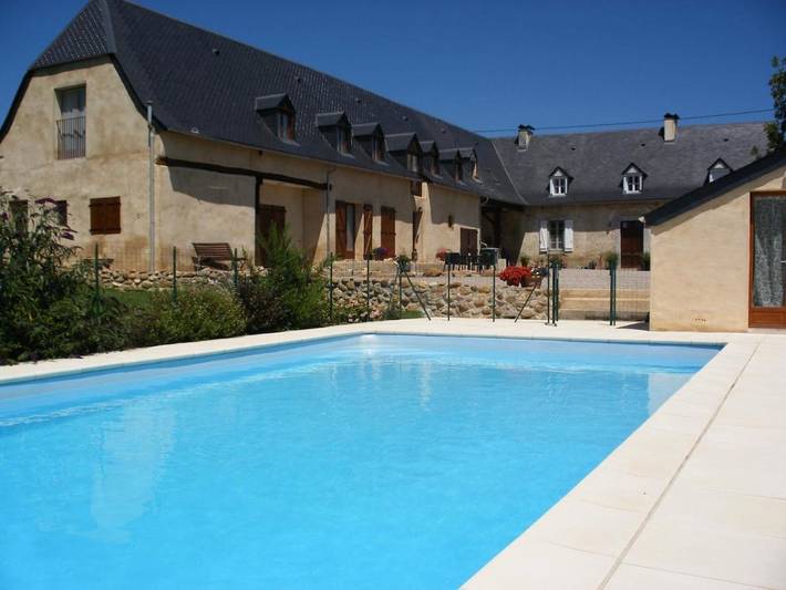 Gîte pour 3 personnes, avec jardin ainsi que piscine et vue à Cieutat