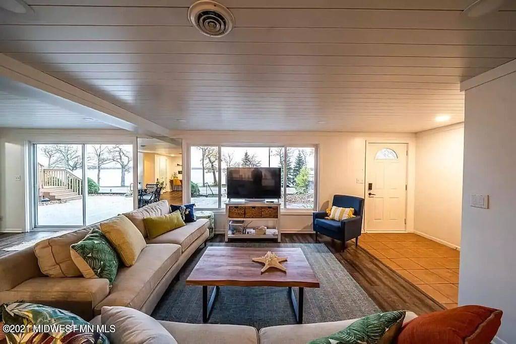 Ganze Wohnung, Condo with Lakefront View. 3 Bedroom, Large entertaining space with Dock / Slip! in Becker County