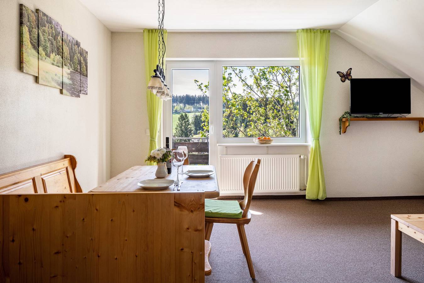 Ganze Wohnung, Helles Apartment Feldberg auf dem Bauernhof mit eigenem Balkon und Blick ins Grüne in Schönwald, Südschwarzwald