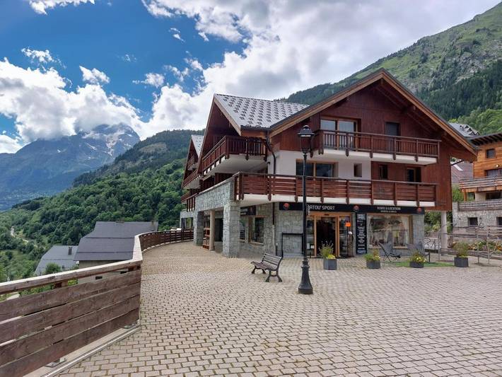 Appart’hôtel pour 6 personnes, avec vue et balcon, animaux acceptés