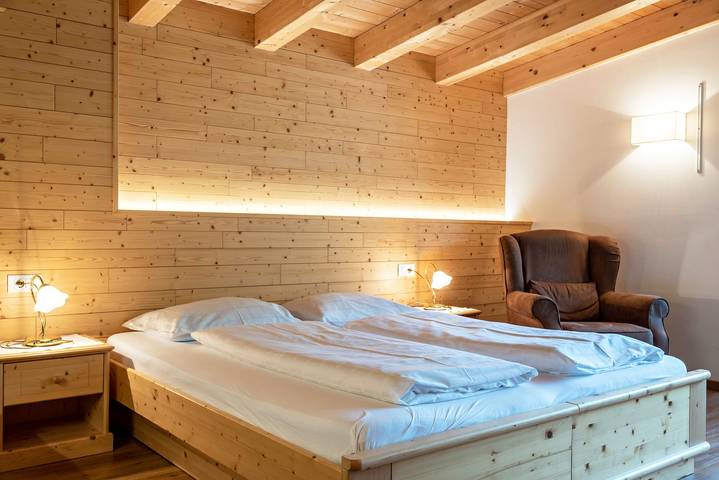 Ganzes Studio, Einzimmerapartment 'Hotel Residence Gardena Dolomites' mit Bergblick, Garten & Wlan in St. Christina in Gröden, Dolomiti Superski