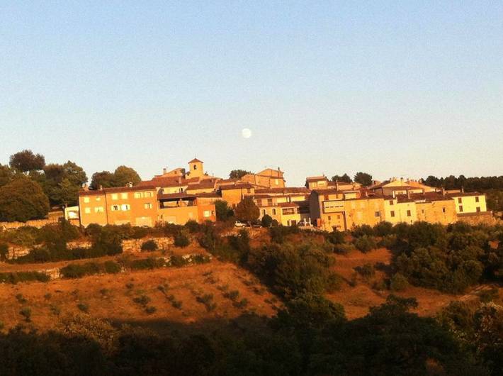 Location de vacances pour 3 personnes, avec vue ainsi que jardin et piscine à Baudinard-sur-Verdon - 2