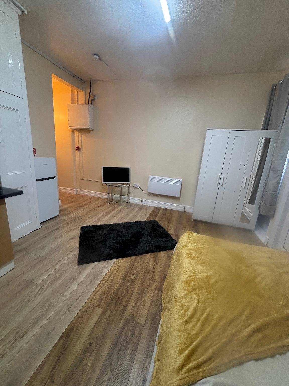 Entire studio, Harrow Studio Retreat - Modern & Cozy in Harrow, London