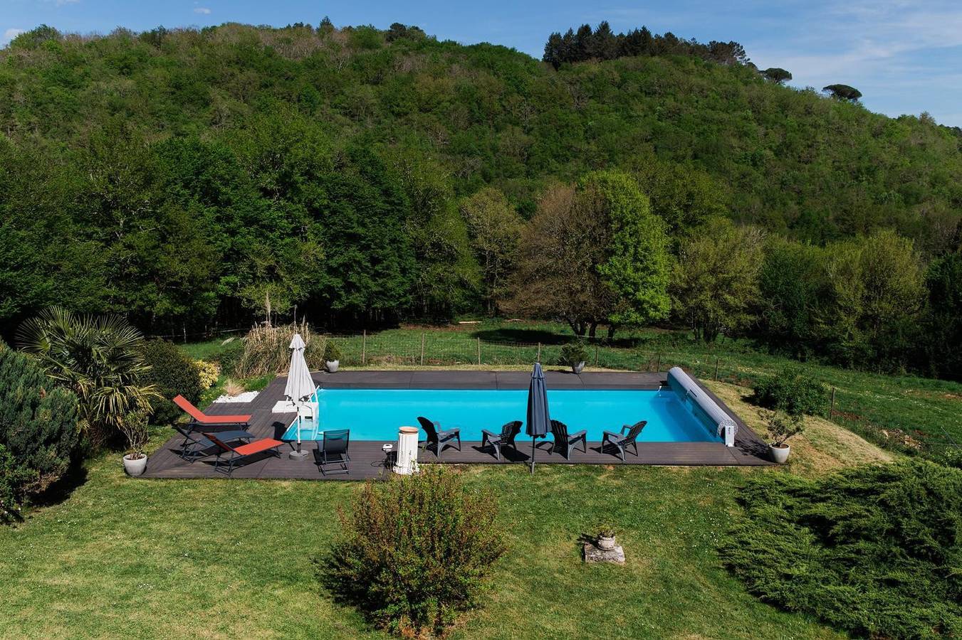 Holiday Home in Périgord Noir with Private Pool, Terrace, and Wi-Fi in Saint-Cernin-de-l'Herm, Périgord Noir