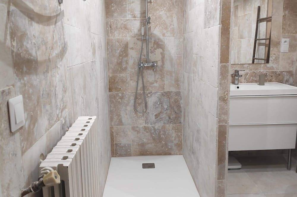 Schöne provenzalische Villa im Luberon mit privatem Pool für 12 Personen in Saignon, Regionaler Naturpark Luberon