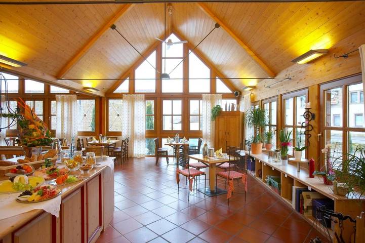 Hotel für 3 Personen, mit Terrasse und Sauna sowie Ausblick in Flonheim - 4