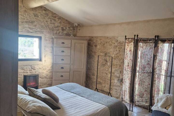 Cabanon des Secrets - Les Cabanes de Provence in La Roque-sur-Pernes, Vaucluse