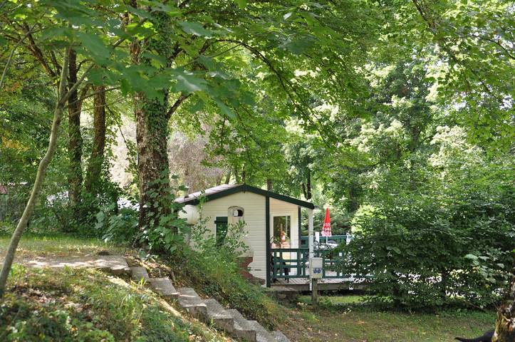 Location de vacances pour 4 personnes, avec Jardin et Bassin pour enfant à Payzac (Dordogne)