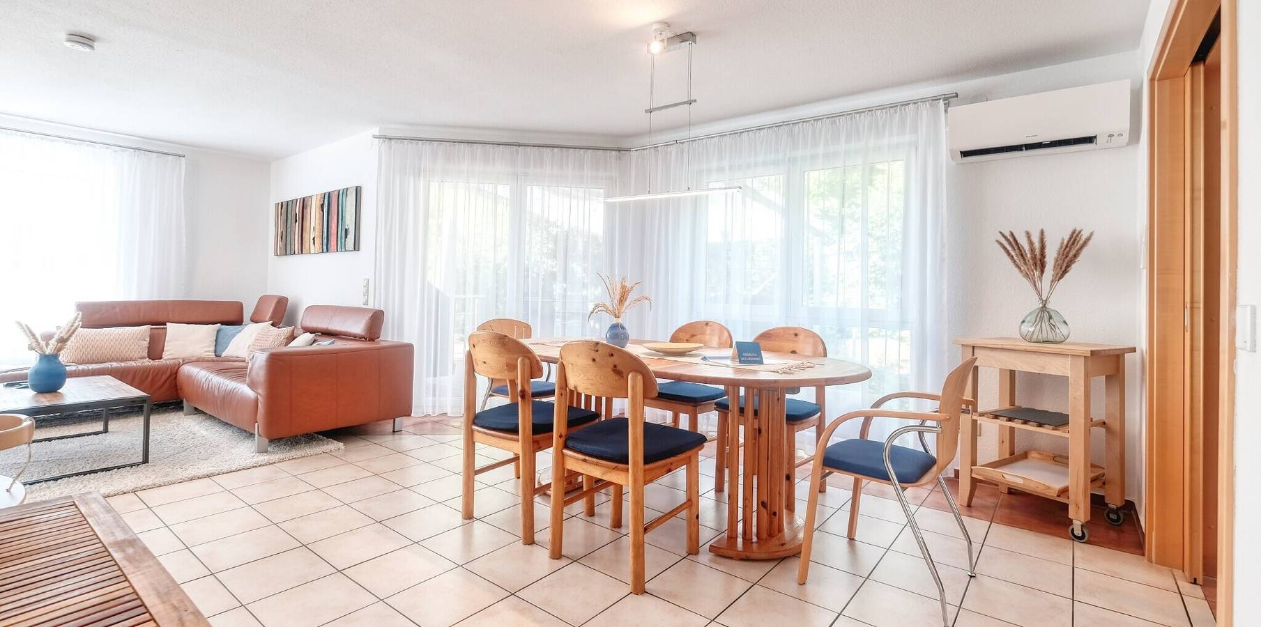 Ganze Wohnung, Ferienwohnung 'Iris und Uwe' mit Bergblick, privater Terrasse und Wlan in Markdorf, Region Bodensee-Oberschwaben