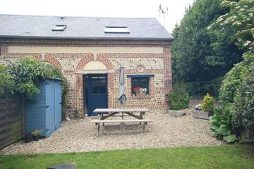 Gîte pour 4 personnes, avec terrasse et jardin à Saint-Jouin-Bruneval